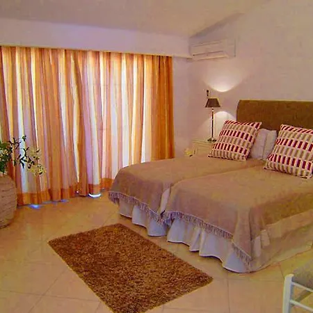 Sleeps 6 Pool Air Con T479938 Vale do Lobo